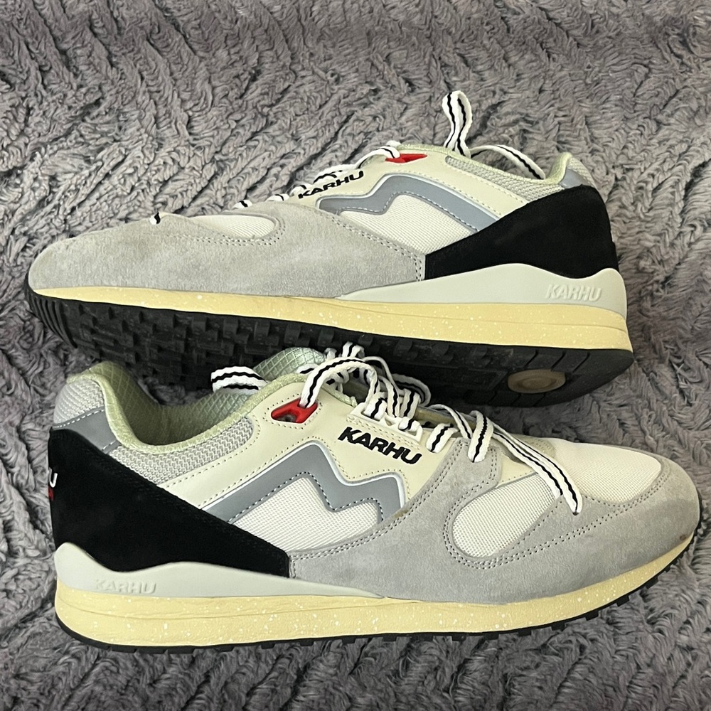 Men's Karhu Finland Casual Gray and Black Sneakers Mens Size 9.5 (used)